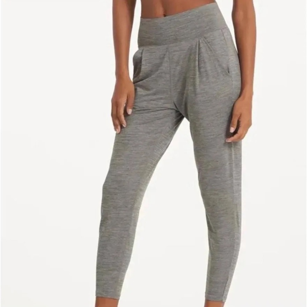 Vuori Lux At Ease Jogger Light Heather Grey - Picture 2 of 5